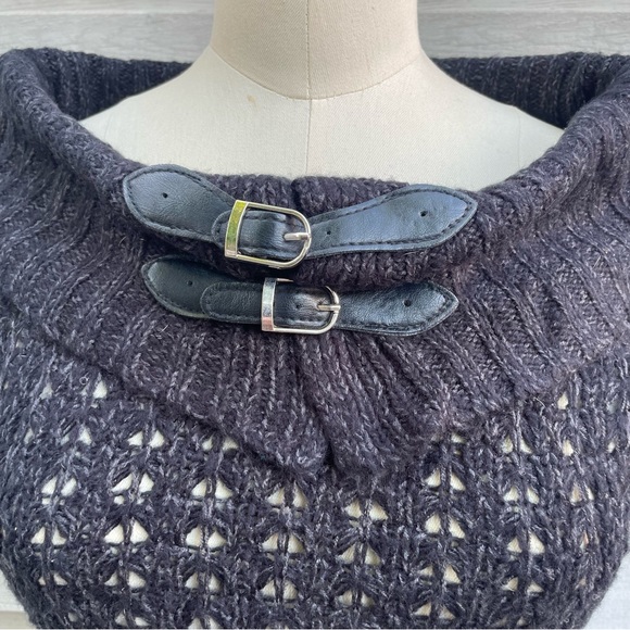 Women’s Lace Knit Tunic Sweater - Picture 5 of 5